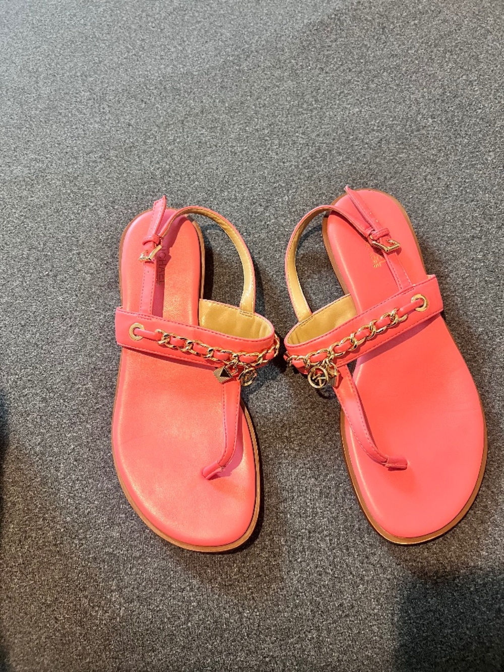 Michael Kors Pink Chain Charm Thong Sandals Size 6M